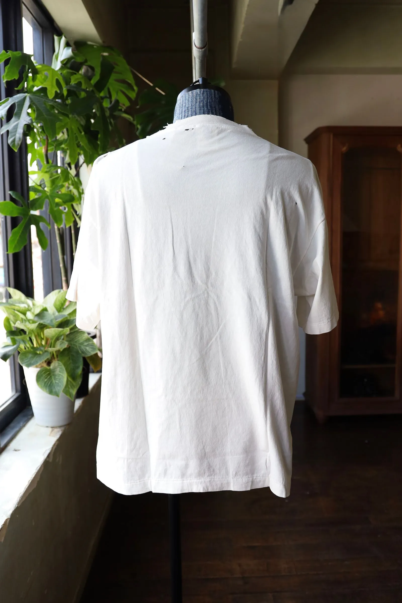 SAINT Mxxxxxx 25SS LOVE_SS TEE/WHT LOVE little sun destroyed washed and distressed short sleeves off-white S-XL rainbow OE yarn original identical tube woven side seam fabric re-washed distressed craftsmanship with cut and damaged holes original consistent main mark/wash mark/little angel anti-counterfeiting mark